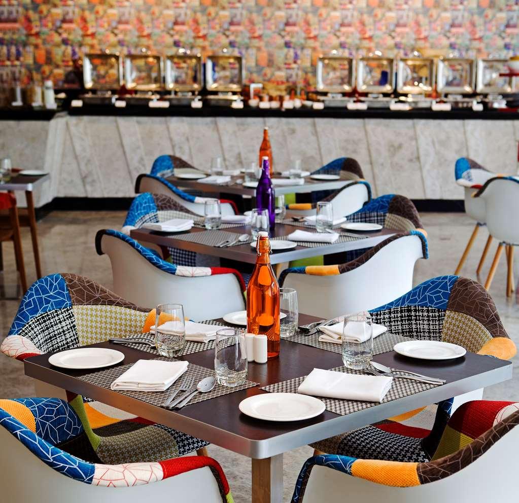 Zone By The Park Coimbatore Ristorante foto